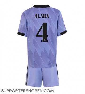 Real Madrid David Alaba #4 Bortatröja Barn 2022-23 Kortärmad (+ korta byxor)